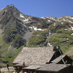 Refuge de la Dent Parrachée à Aussois en été