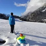© Adulte et enfant en luge - Alexia Lombard - OT HMV