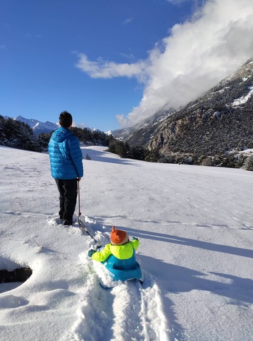 © Adulte et enfant en luge - Alexia Lombard - OT HMV