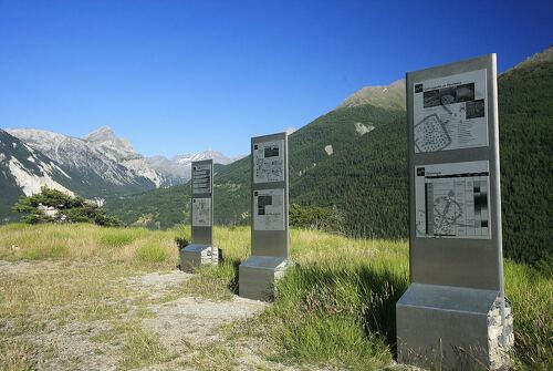 Rock carvings and the Archaeological Park Lozes