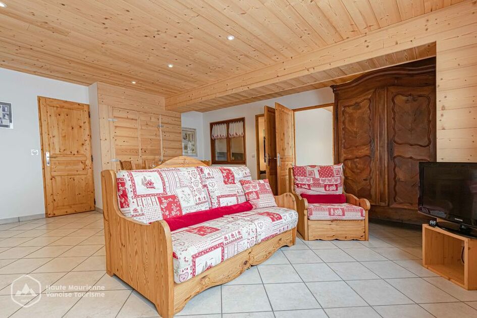 © aussois location 4 personnes sur les pistes de ski d'aussois appartement génépi damevin pascal - HMVT