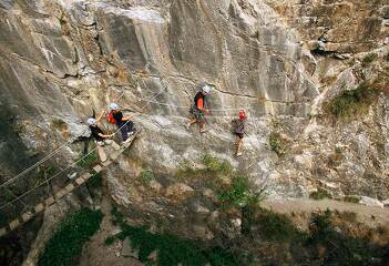 © Via ferrata du Diable Descente aux enfers et montée au purgatoire à Aussois - MO. Russ Schleipman - OT AUSSOIS