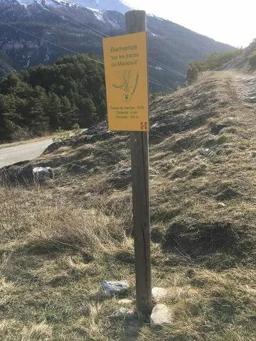© Panneau départ sentier : Sur les traces du Marabout - Mairie d'Aussois