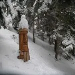 © Aussois hiver sentier des sculptures dans la forêt du Monolithe - D.Cuvelier HMVT