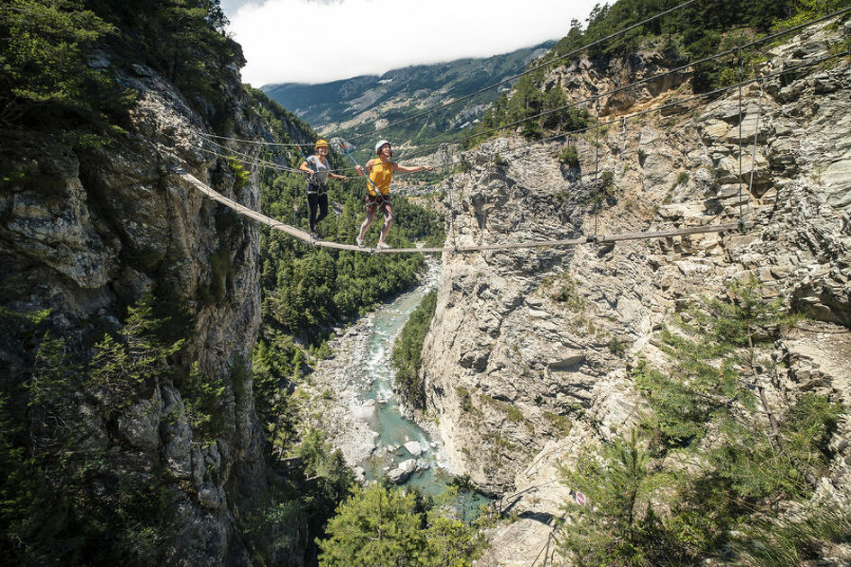 © Via ferrata - Auvergne Rhone Alpes Tourisme Tristan Shu