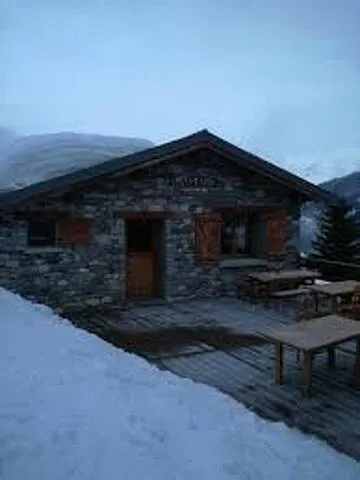Refuge de l'Ortet à Aussois en hiver
