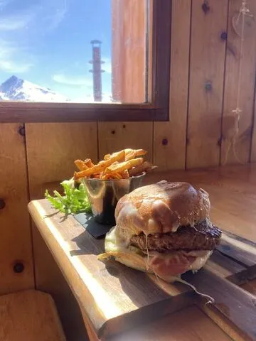 © Restaurant d'altitude Le Montana à Aussois - Le Montana