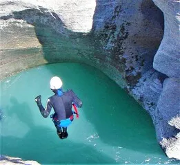 © Canyoning avec le bureau des Guides Savoie Maurienne - Bureau des guides savoie maurienne