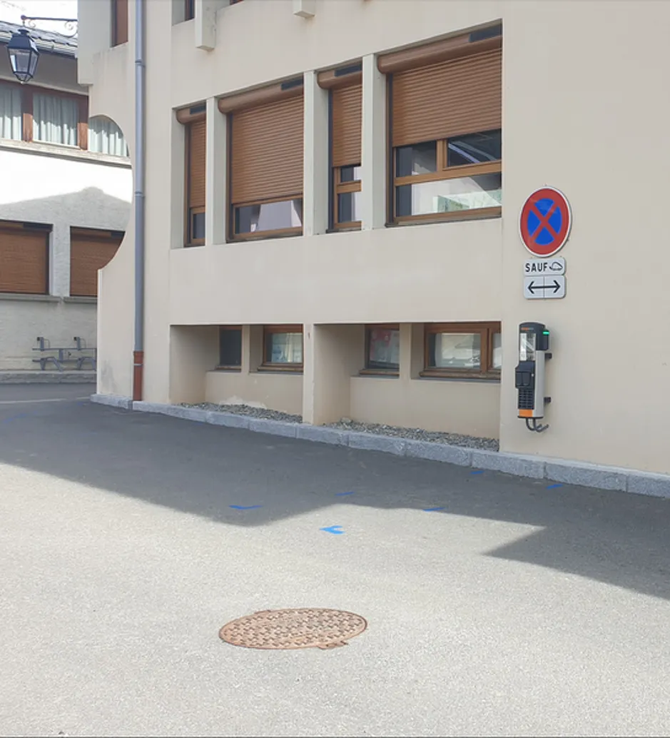 © Borne de recharges électrique Aussois - CCHMV