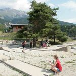 © Minigolf en famille à Aussois - MO. Arc en ciel Photos - OT AUSSOIS