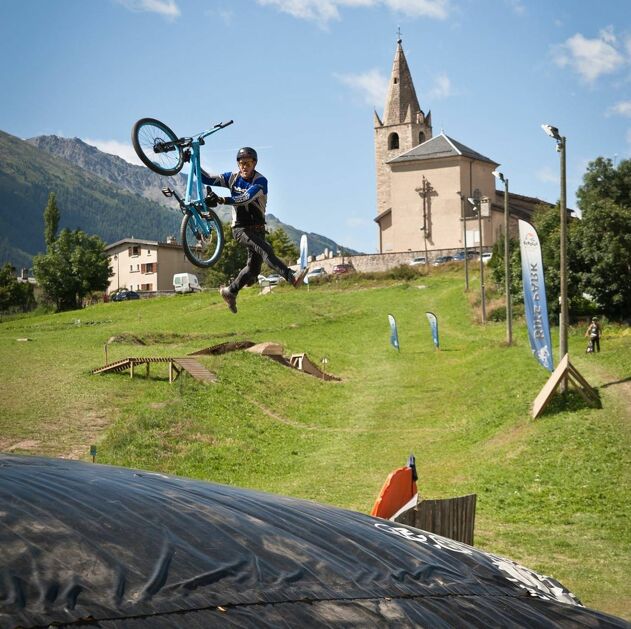 © horizon vertical - big air bag - A. Lombard - OTHMV