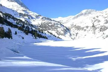 © aussois-vue-hiver-lac-plan-d-amont - MO. Patrick Lesieur - OT AUSSOIS