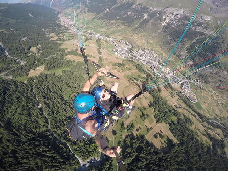 Tandem flight with By Air Parapente