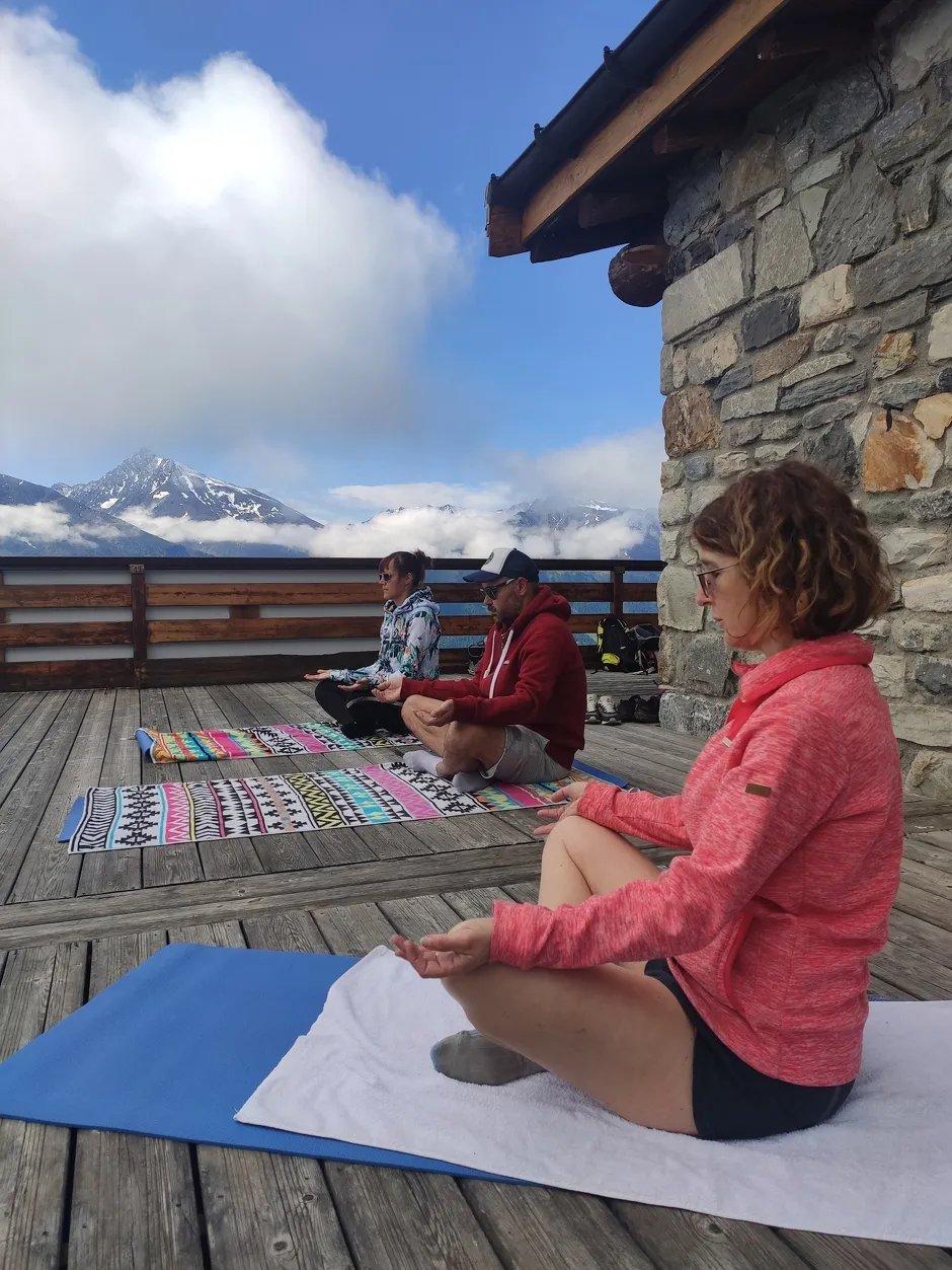 © Yoga en altitude à Aussois - A.Lombard - OTHMV