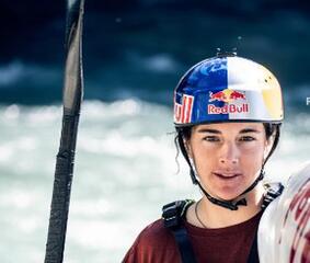 © Projection-Conférence avec Nouria Newman championne du Monde  de kayak - Festival Camp de base Aussois_Aussois - Nouria Newman