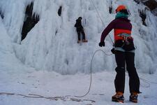 © Escalade sur glace avec le  Bureau des Guides Savoie Maurienne-Aussois - I.Pauwels - OTHMV