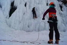 © Escalade sur glace avec le  Bureau des Guides Savoie Maurienne-Aussois - I.Pauwels - OTHMV