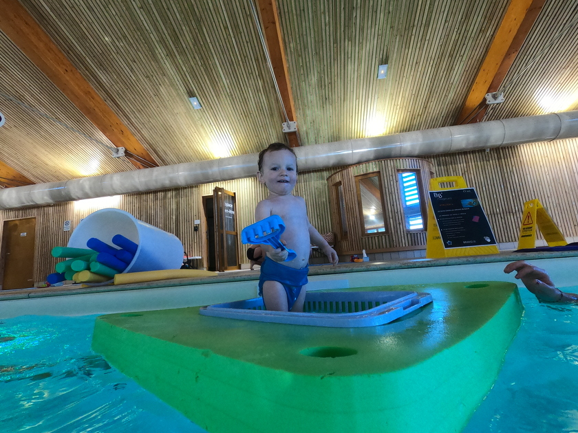 © Bébés nageurs Piscine Aussois - Société Parrachée Vanoise - Anaïs Armenjon