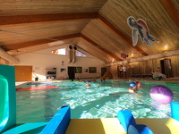 © Bébés nageurs Piscine Aussois - Société Parrachée Vanoise - Anaïs Armenjon