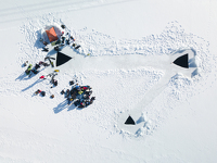 © Démonstration de plongée sous glace en apnée_Aussois - D. Cuvelier