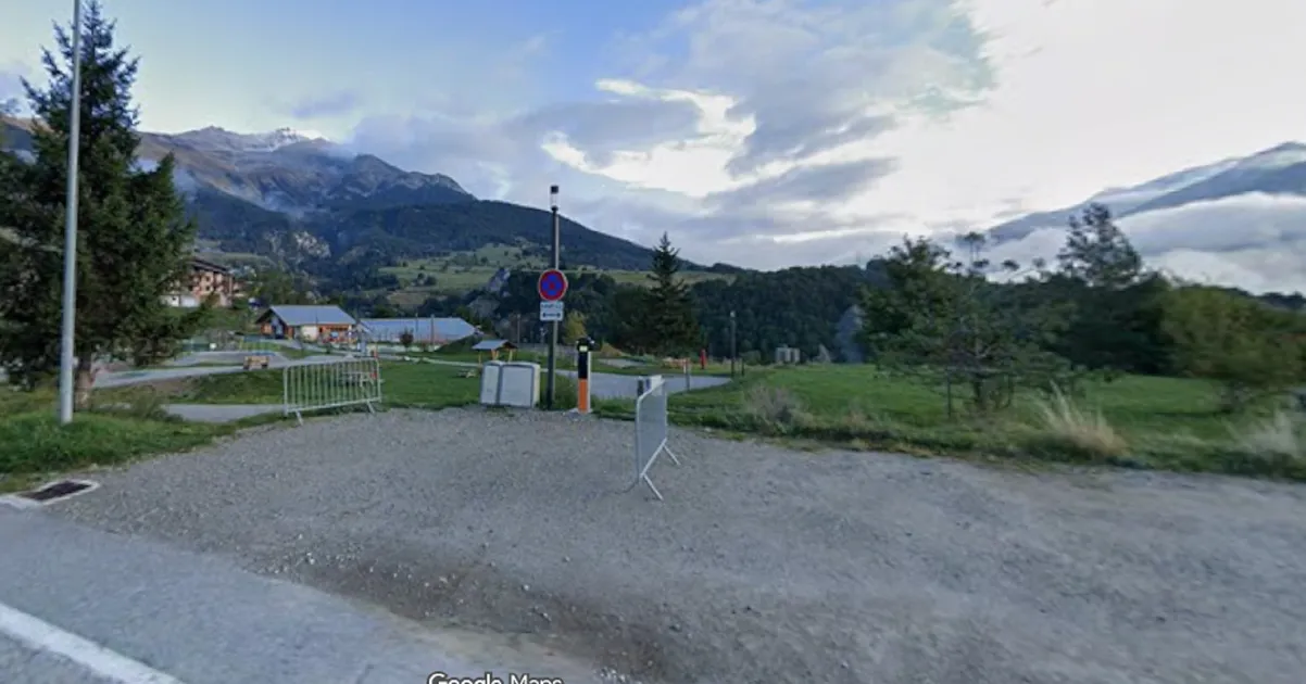 © Borne de recharge pour véhicules électriques_Aussois - Google maps