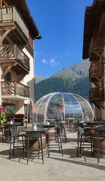 © Bar à vin Le Fleuri Liège à Aussois - Fleur Favre