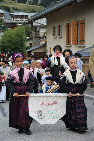 © Groupe Folklorique Lo zoerin - Lo ZOERIN