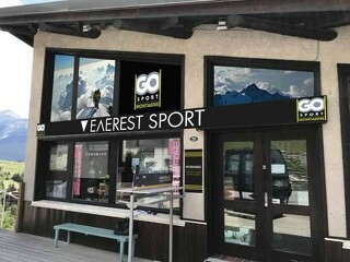 Everest Sport Station / Netski