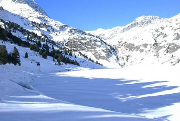 © aussois-vue-hiver-lac-plan-d-amont - MO. Patrick Lesieur - OT AUSSOIS